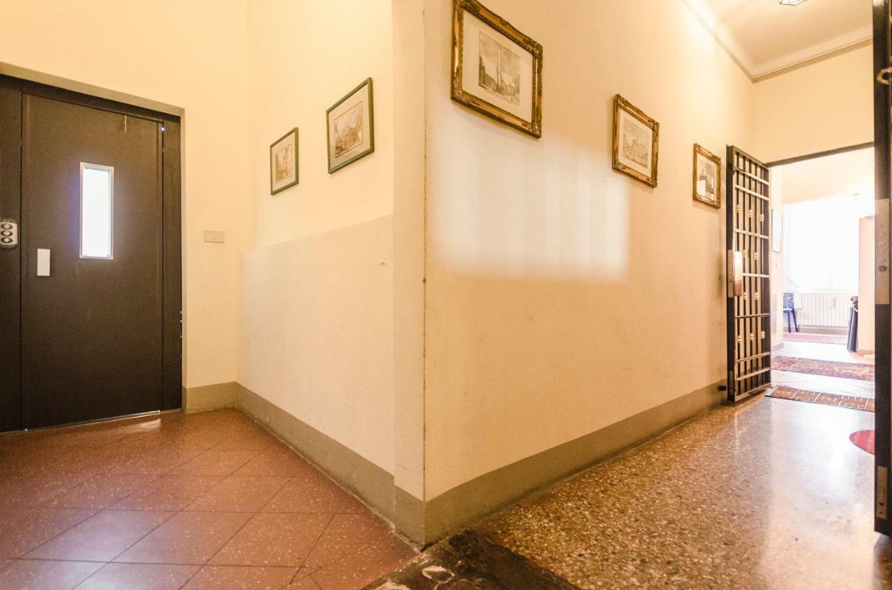 Lupari Apartment, Palazzo Storico Sotto Le Due Torri Bologna Exterior photo